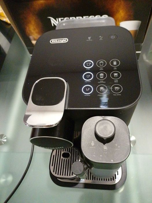 Máquina de café Grand Lattissima "Promoção"