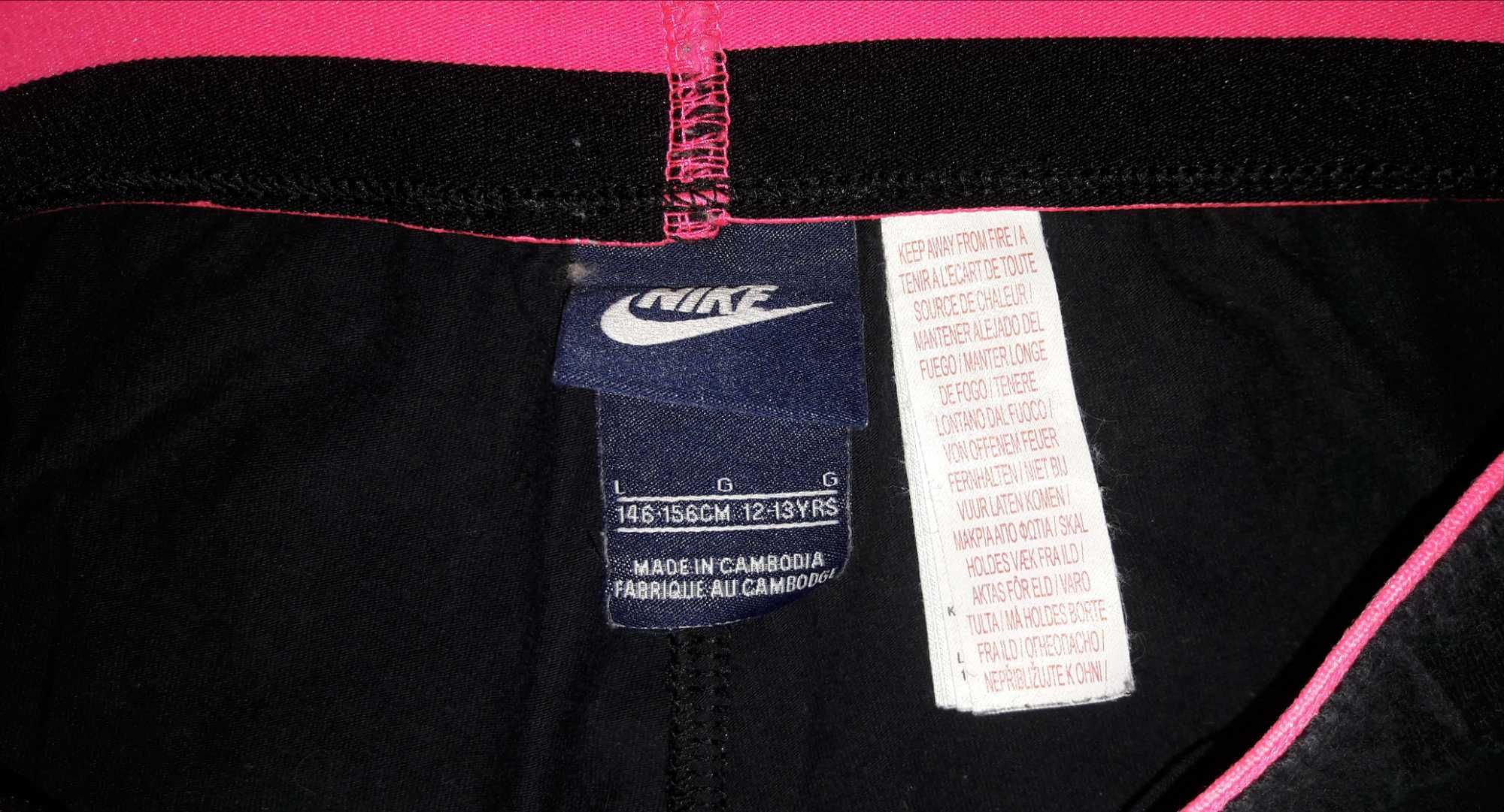 Czarne legginsy Nike 146/156