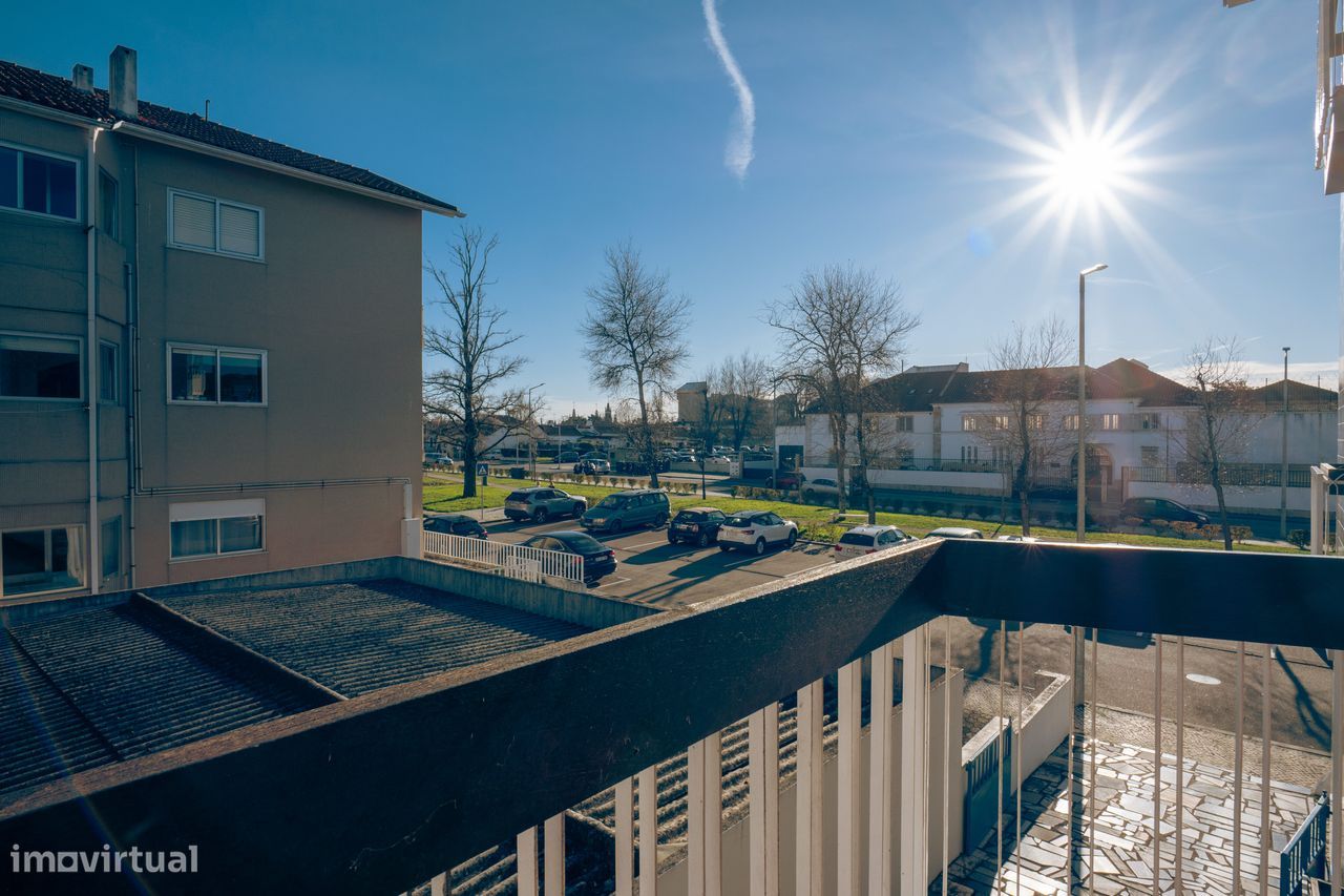 Apartamento T1 com duas varandas, mobilado, Bairro Gulbenkian, Aveiro