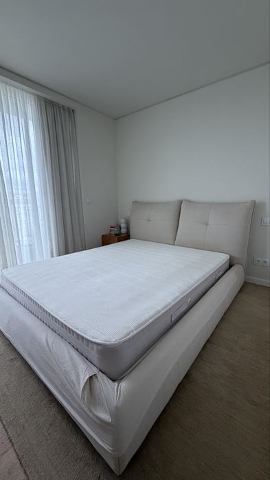 Cama Casal Area Stefano 194 * 235 + colchao area dream