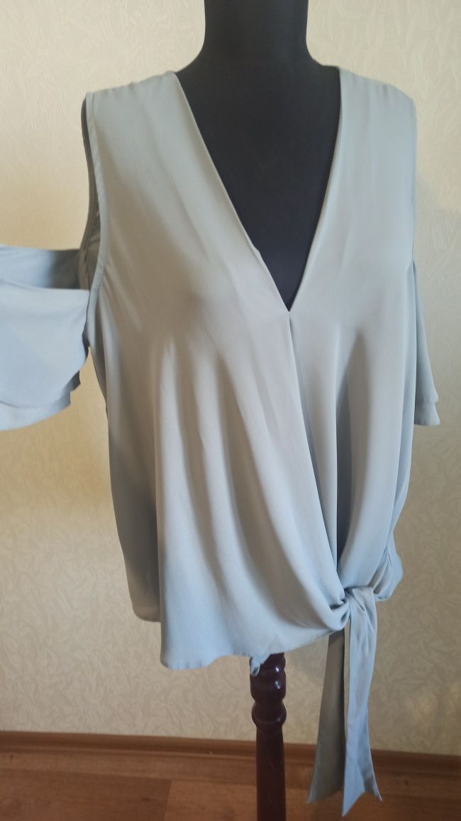 Блуза женская с открытыми плечами