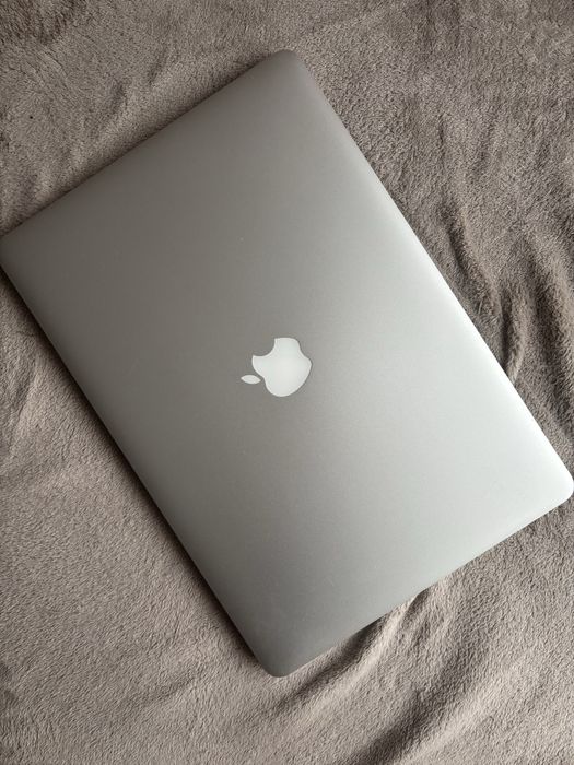 MacBook Pro 15” i7 / 16GB RAM 512 GB