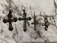 Pingentes vários de crucifixos