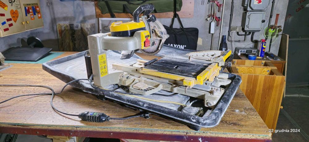 przecinarka do płytek ceramicznych DEWALT D24000-QS