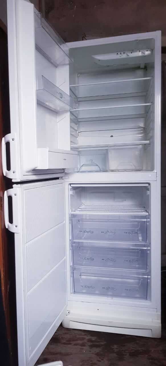 Холодильник Elektro Helios 175 см, Швеція