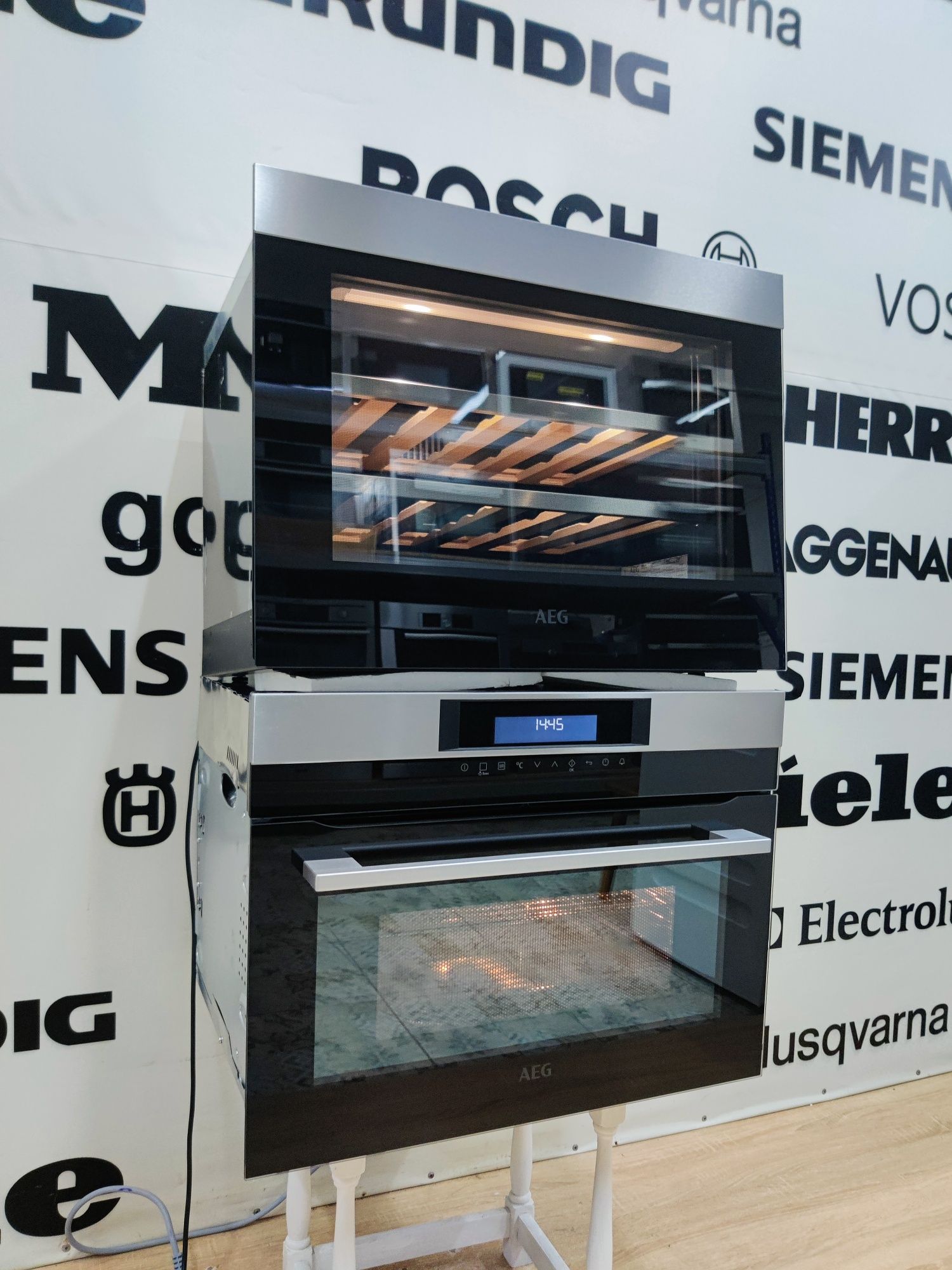 Комплект AEG! СуперТОП! Духовка+микроволновка и винный холодильник. IT