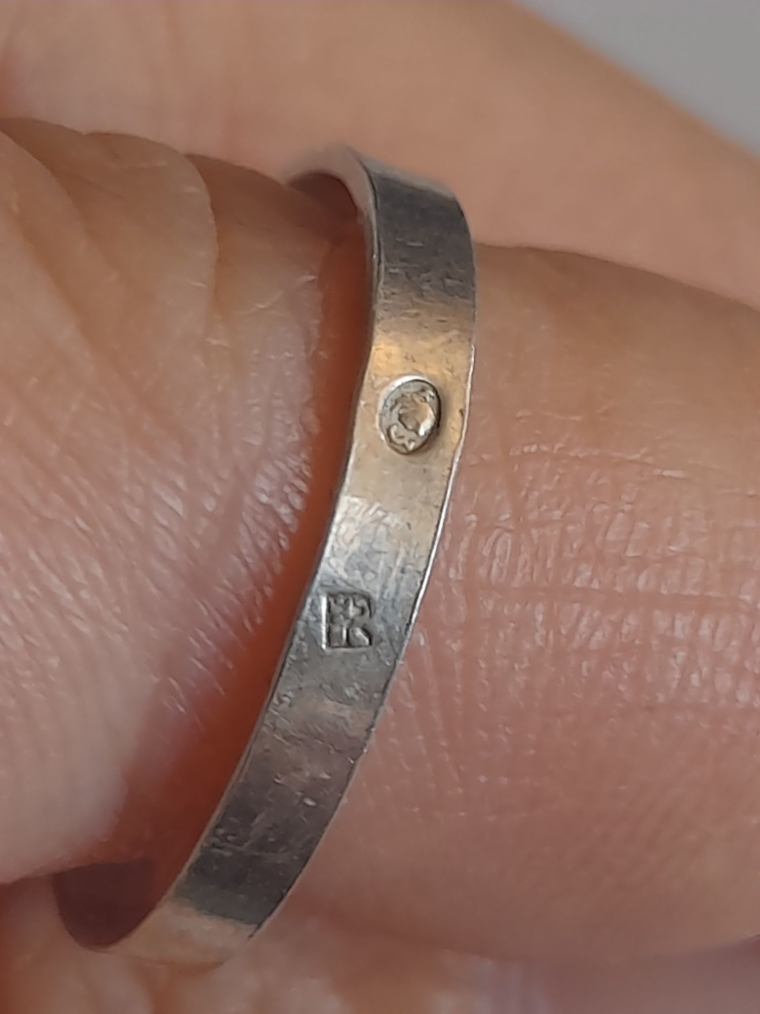 Stary srebrny pierścionek Resovia z bursztynem
