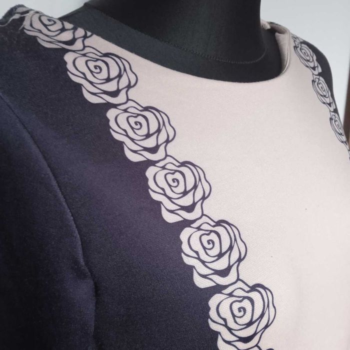 Czarno beżowa sukienka z kwiatkami r. 44