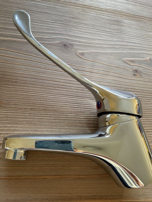 Bateria umywalkowa lekarska stojąca