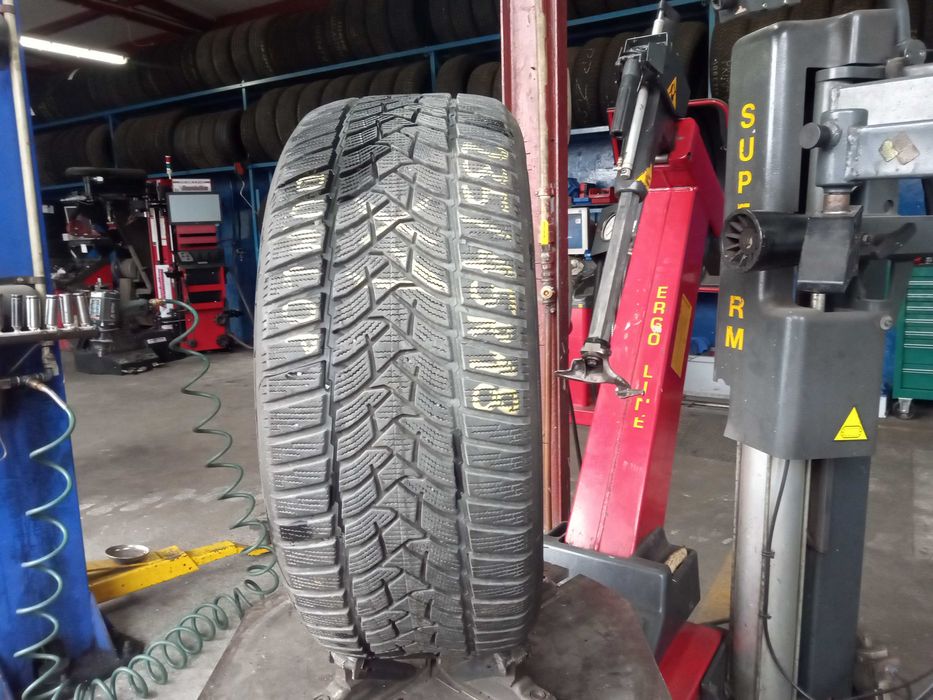 Opona 235/55R18 98V DUNLOP Winter Sport 5