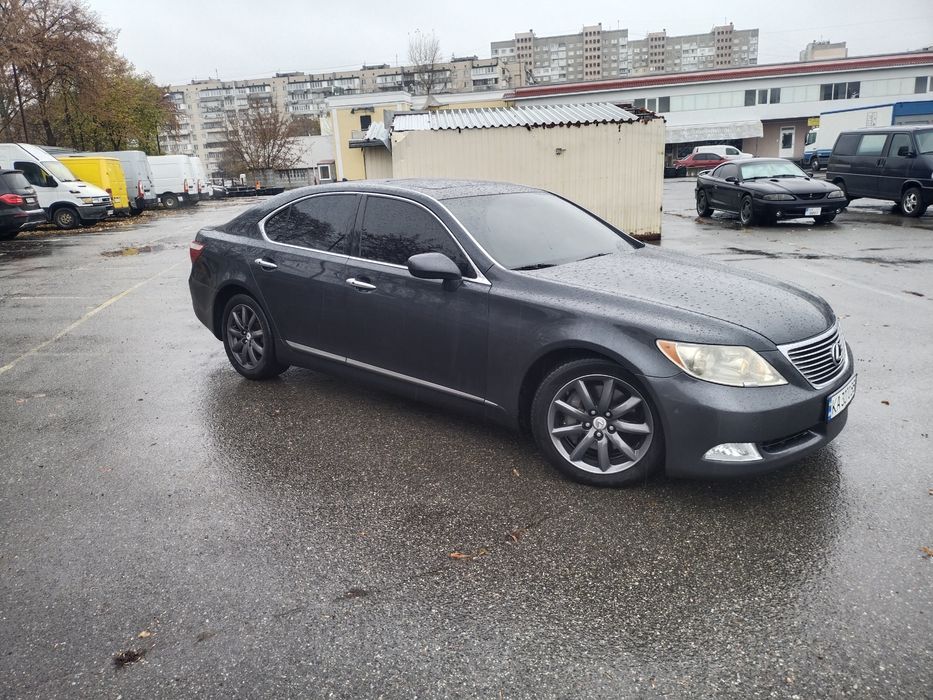 Продаж Lexus ls 460