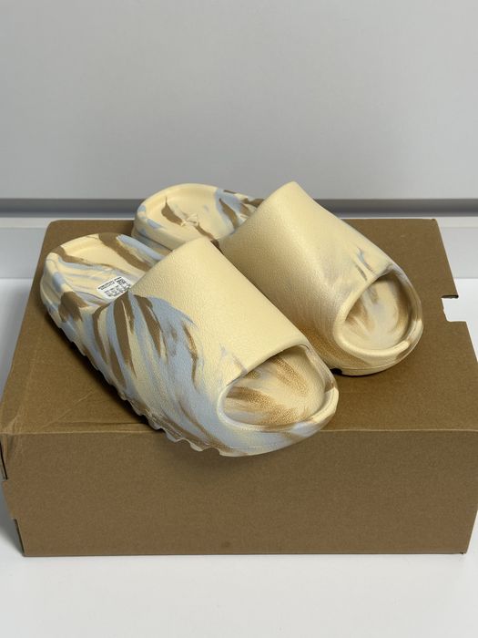 Шльопанці Adidas Yeezy Slide розмір 36, устілка 22.5см.