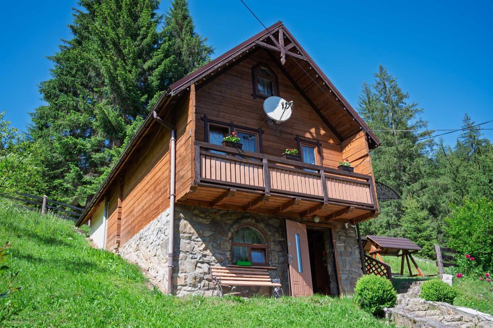 Здаєм котедж "У Яни"10км до Буковеля,до підніжжя гори Хом'як 2 км.