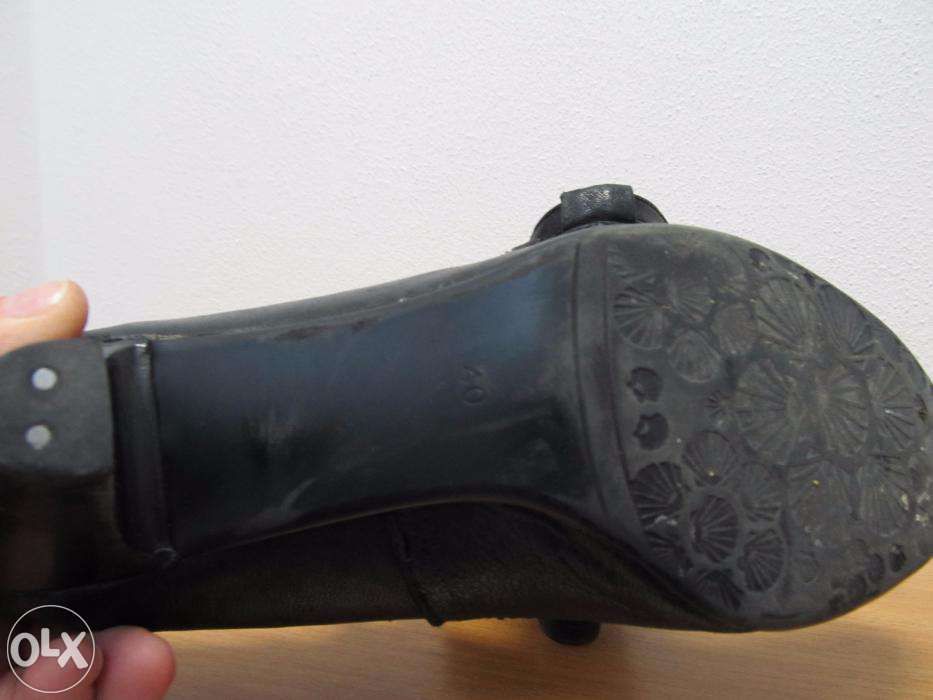 Продам кожаные туфли 40 р., 26 см, каблук 7 см, ширина 8,5 см,290 грн