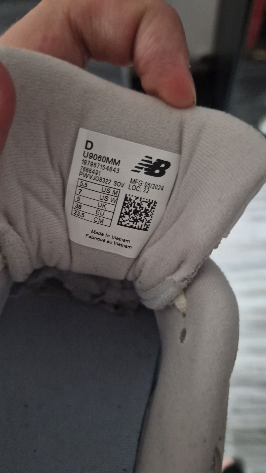New Balance 9060 Light Beige