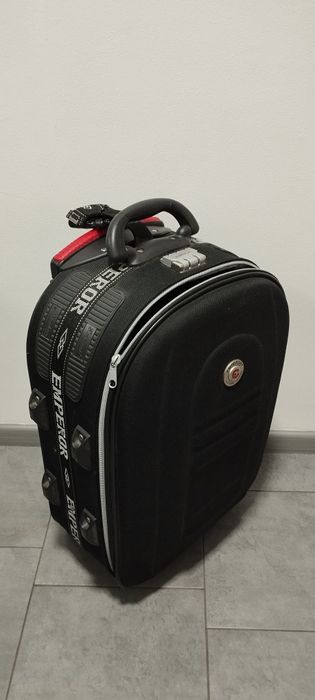 Дорожня сумка на колесах