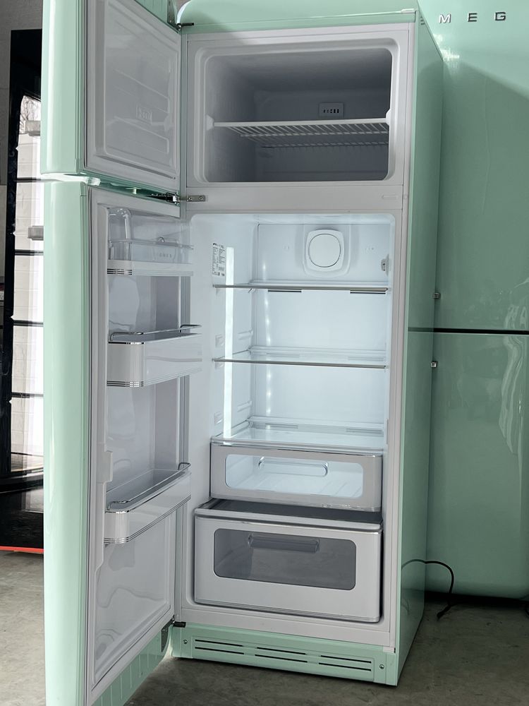 Холодильник Smeg FAB 30 ІІ- покоління ніжномятний стан нового