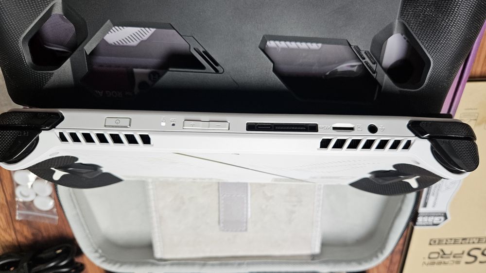 Duży zestaw konsola komputer Asus Rog Ally Z1 Extreme  bateria  76Wh