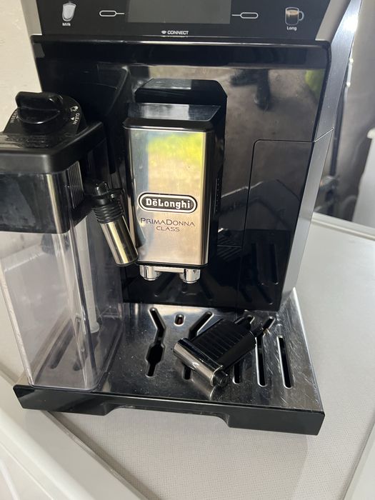 Ekspres De Longhi PrimaDonna Class ECAM550.65.SB