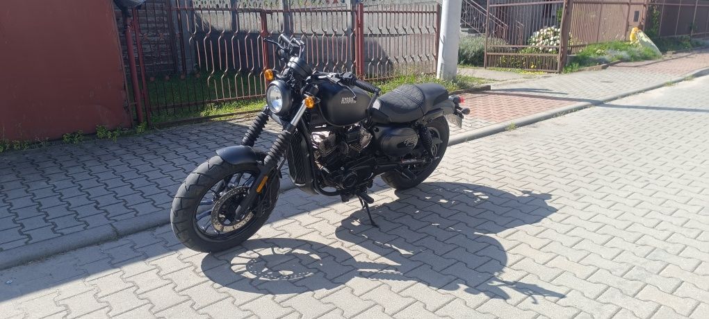 Hyosung Aquila GV125S Bobber Wtrysk
