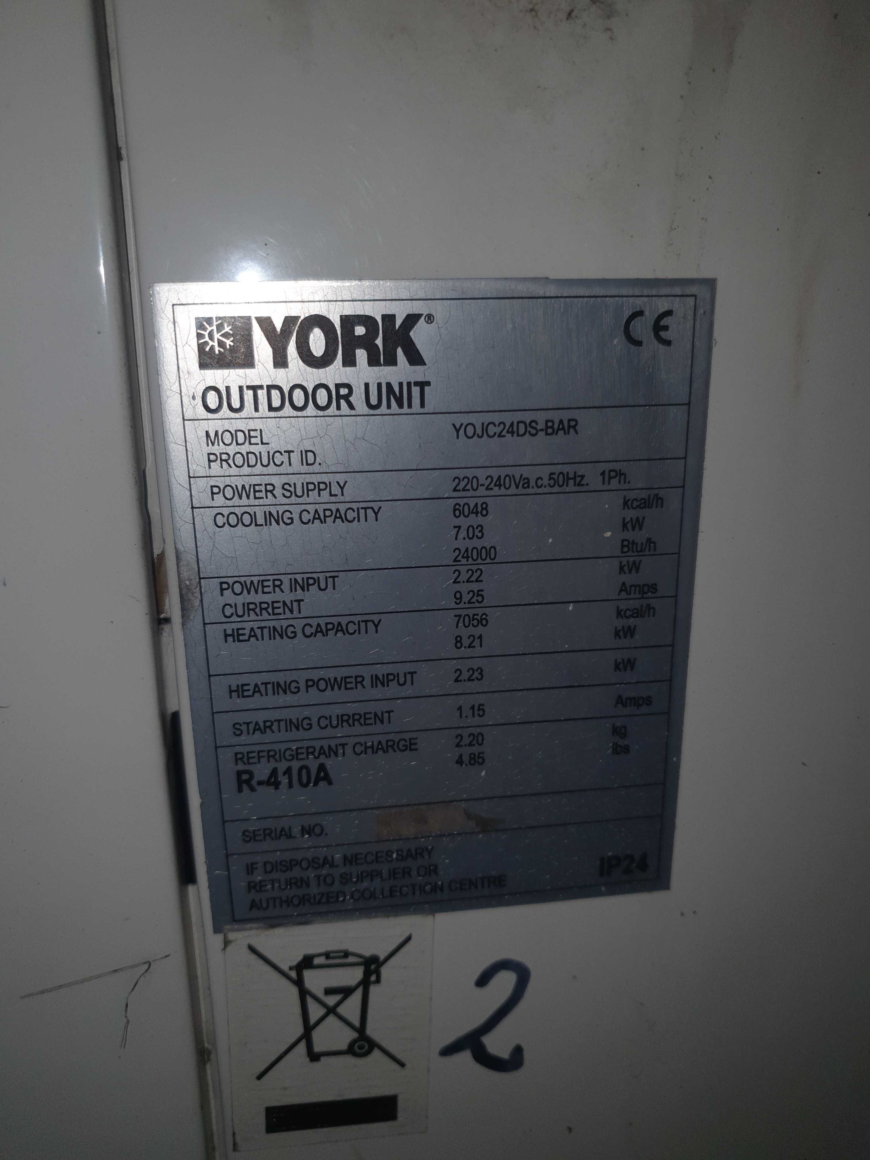 Klimatyzator marki York 7,5 kW (typu podstropowego, konsola))