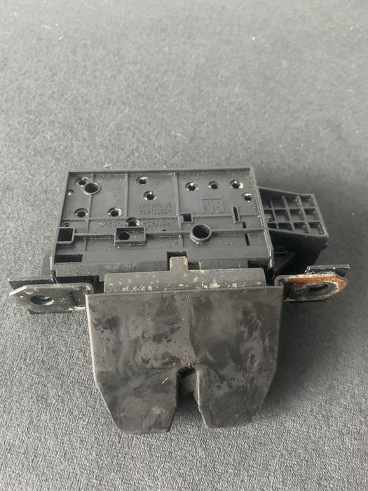 Opel Vectra C kombi Signum zamek klapy bagażnika