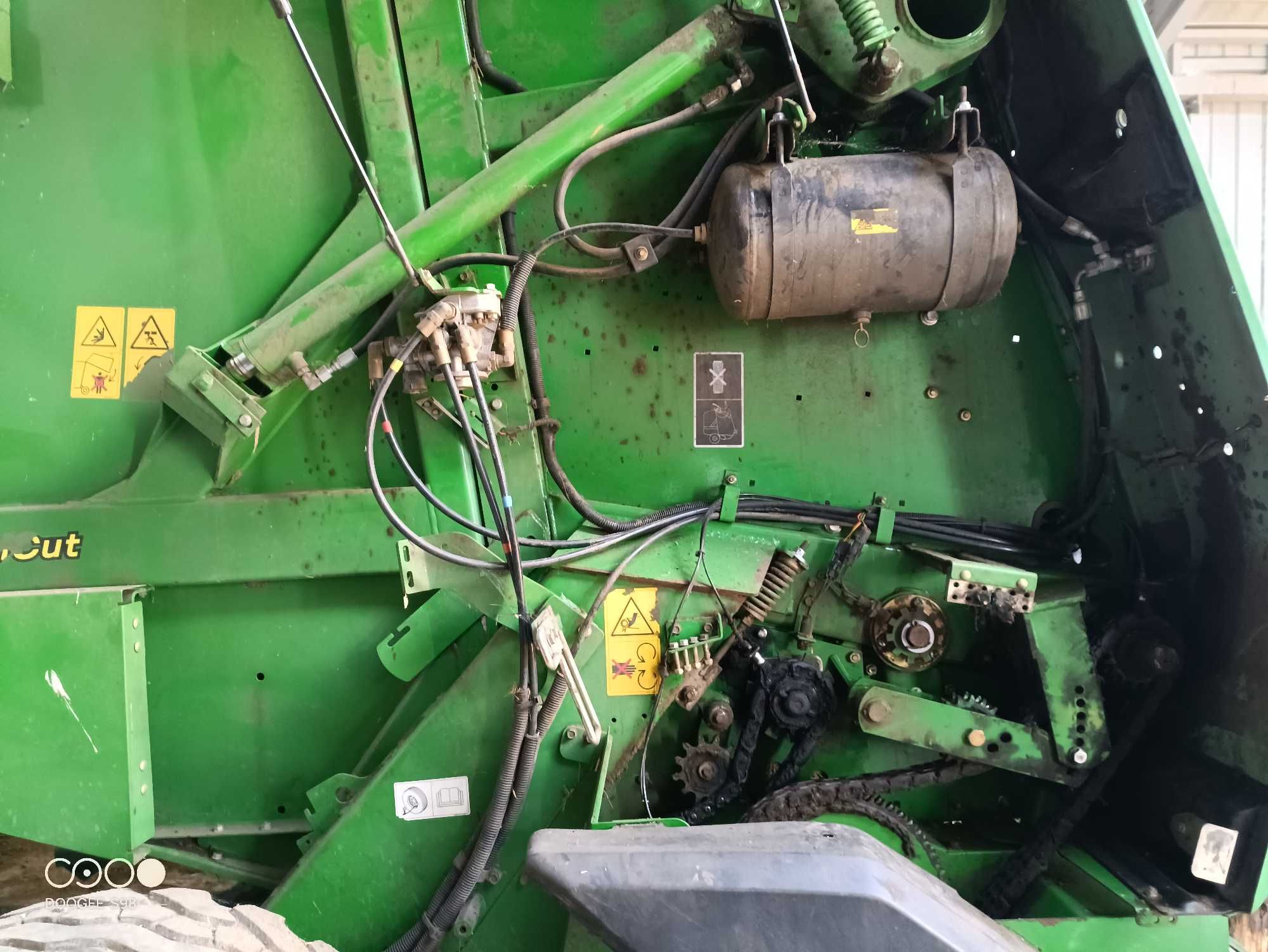 Prasa pasowa John Deere 854 Premium MaxiCut mały Przebieg