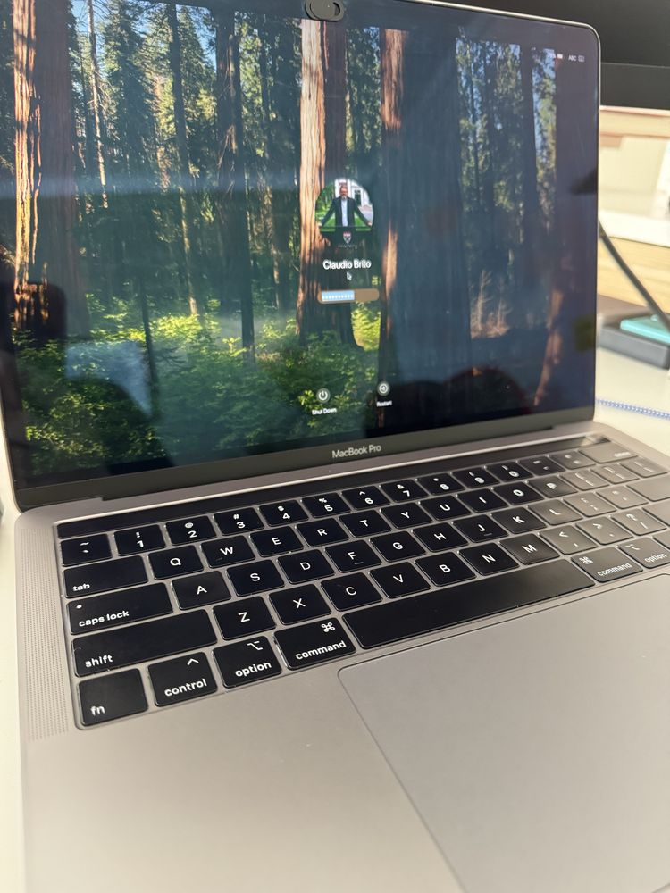 Macbook Pro 16GB 1TB SSD