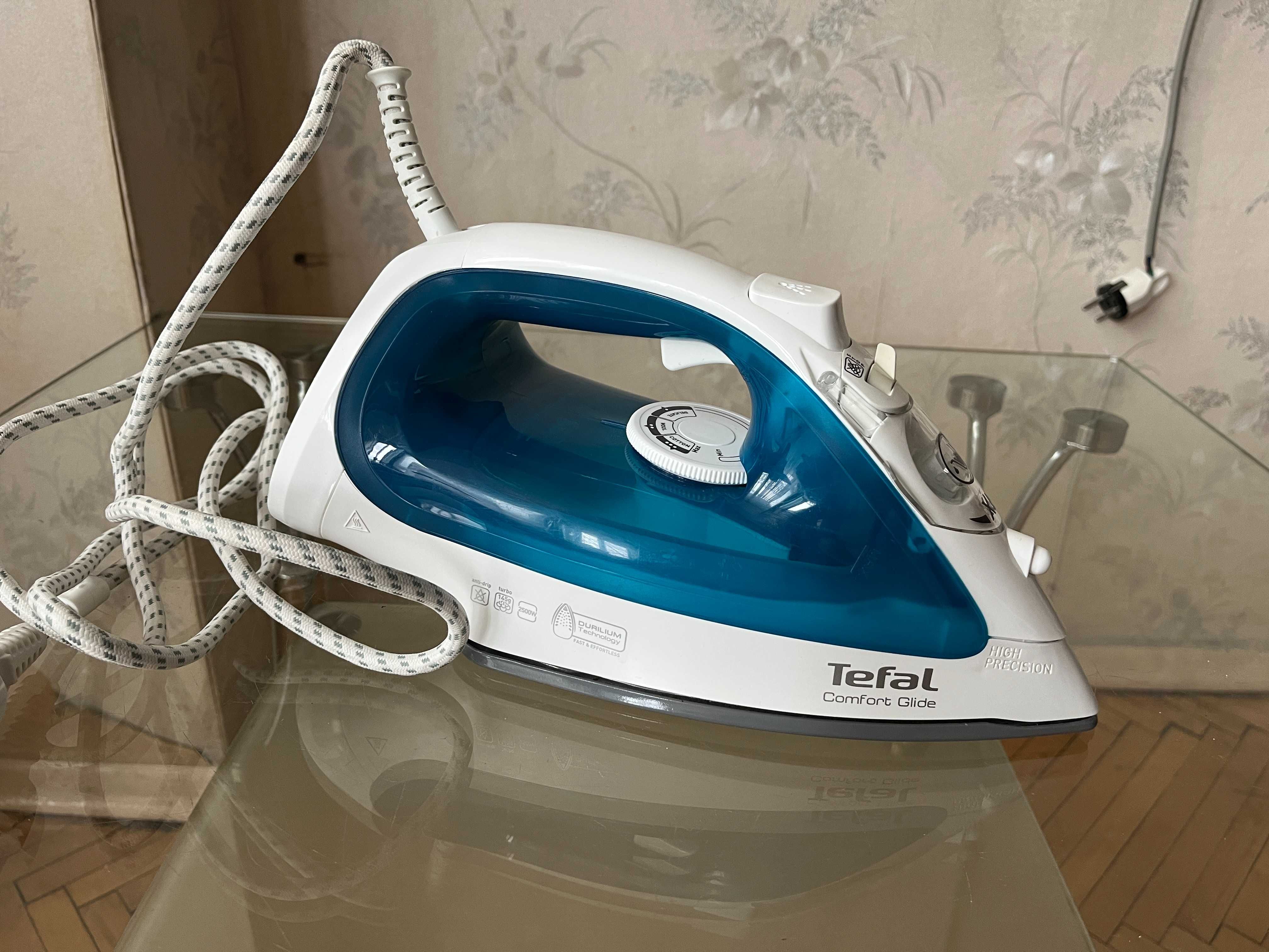 Утюг Tefal Comfort Glide FV 2682