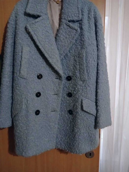 Полупальто Marc Cain небесно-голубого цвета. Размер S-M.