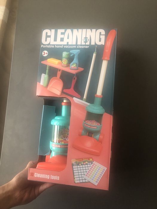Набір для прибирання з пилососом