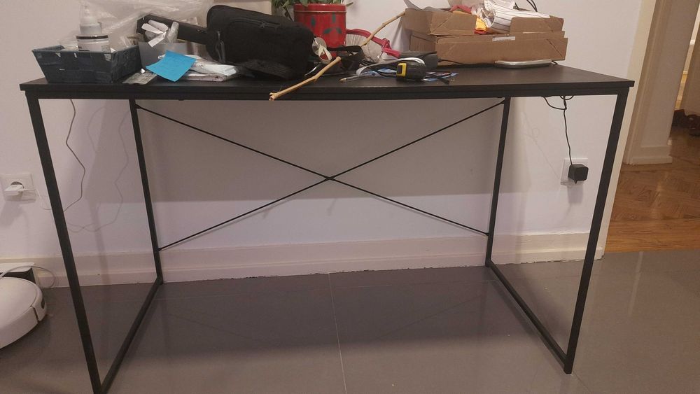 Secretaria / mesa de estudos 60cm por 1.20m