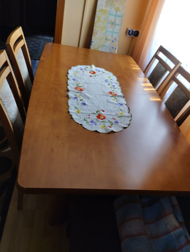 Stół + 4 krzesła