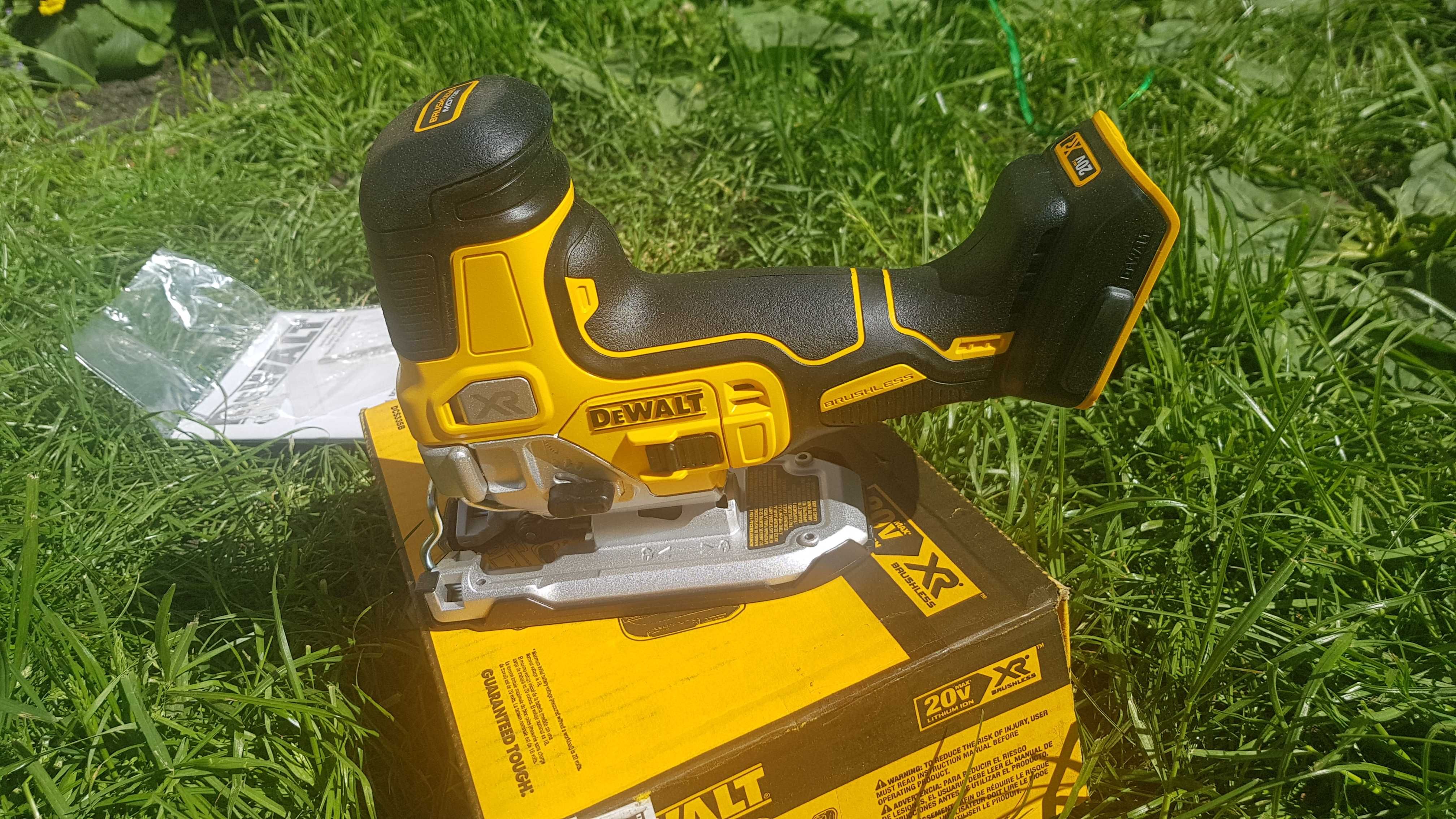 Лобзик DeWALT DCS334 / DCS335 Аккумуляторный бесщеточный 20V