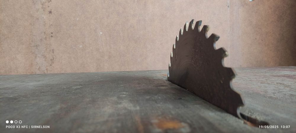 Maquina de corte Madeira