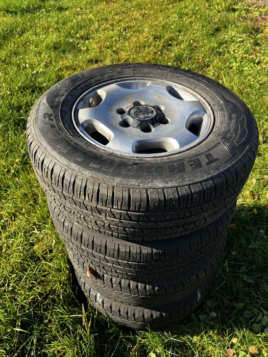 Kola Rexton 235/70/R16