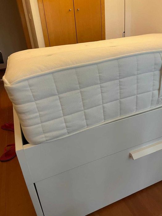 Colchão  Queen HYLLESTAD (IKEA)