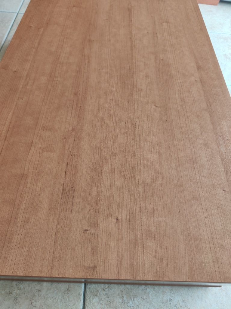 Mesa de centro com pouco uso
