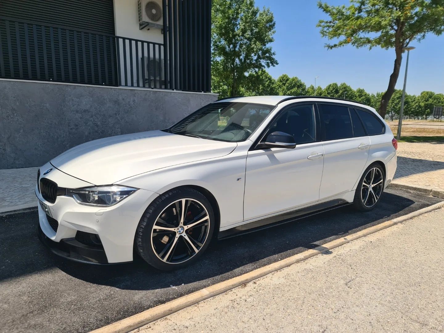 Bmw 318d Pack M  2016 Possivel Retoma