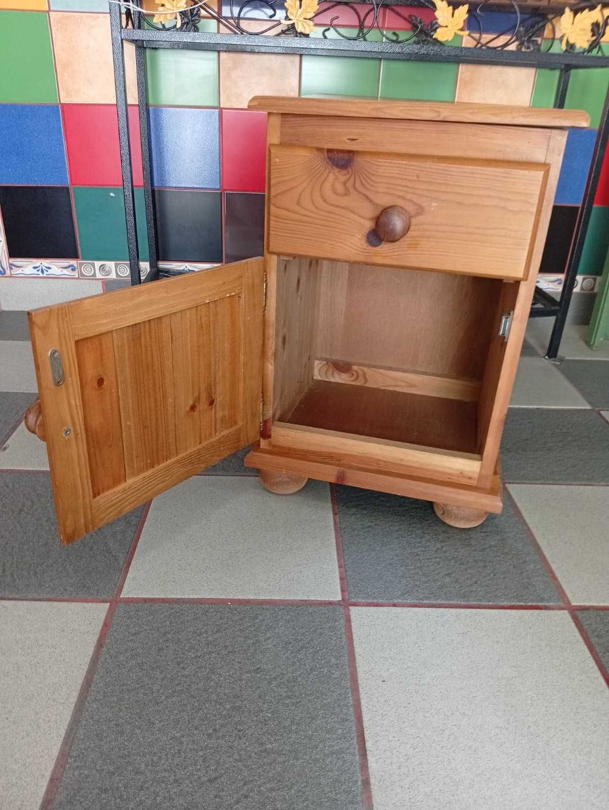 Mesa de Cabeceira / Móvel de Apoio em Pinho Maciço