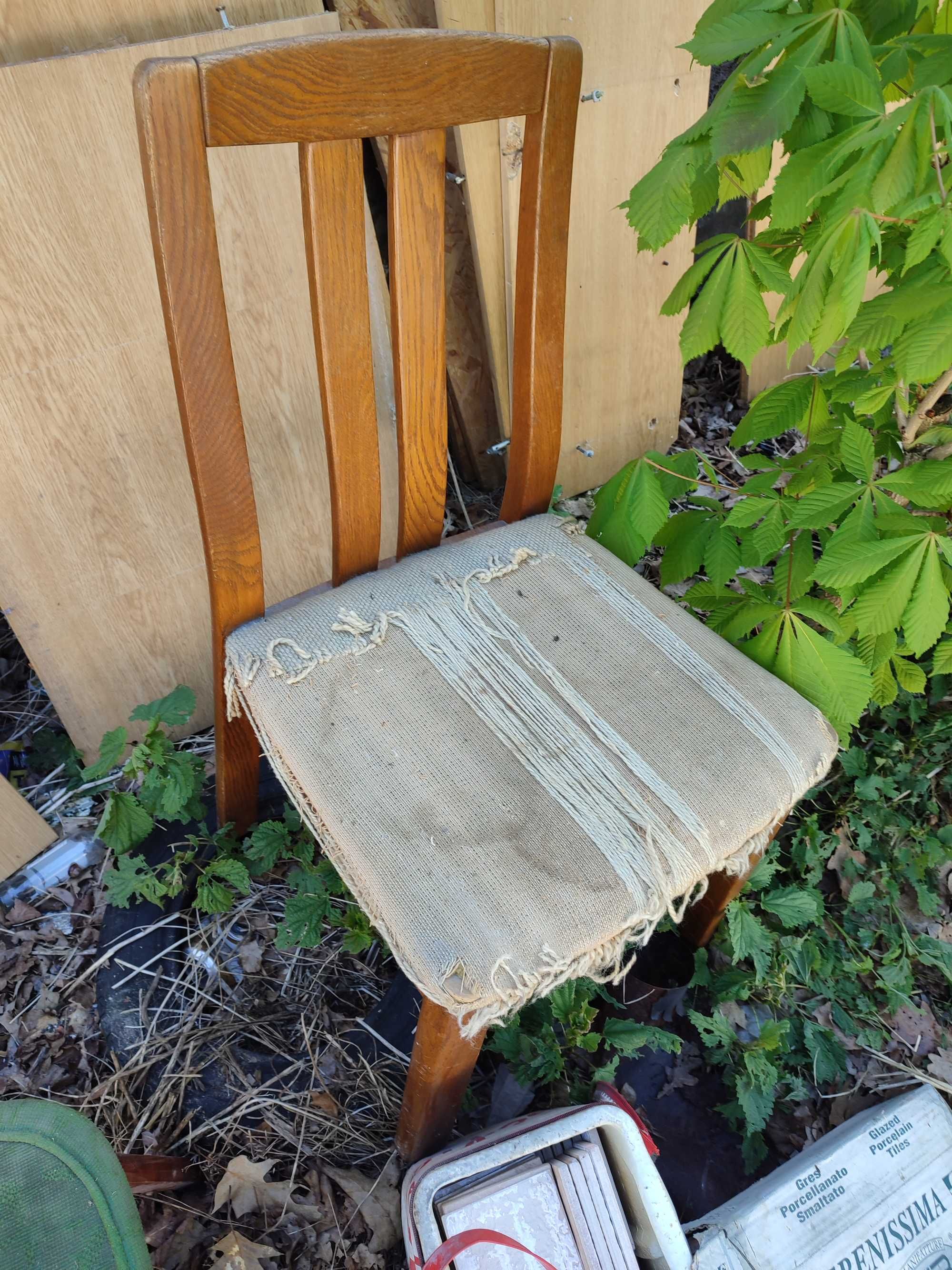 Krzesła 2 stare do odnowienia ZA DARMO