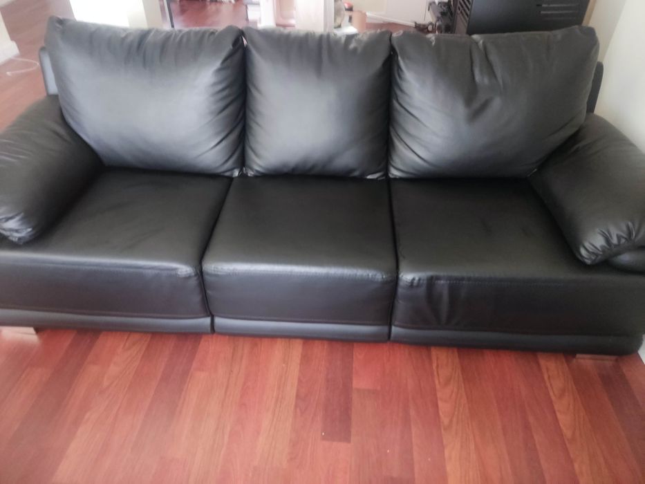 Sofá de 3 lugares pele preto