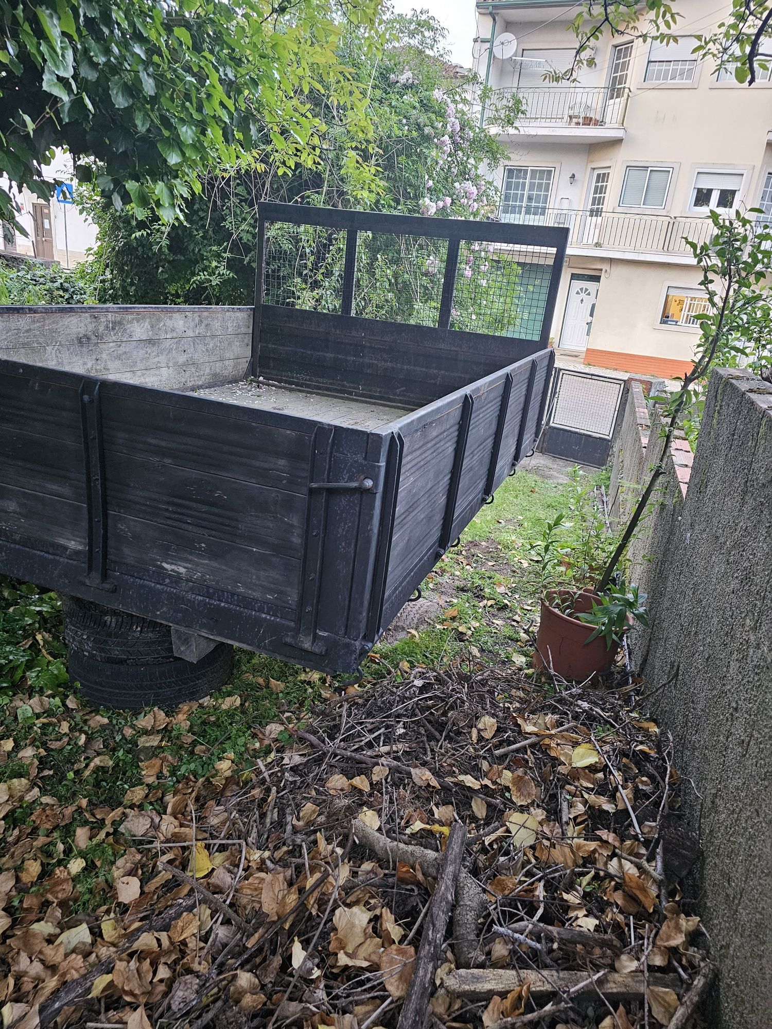 Caixa de carga para carrinha