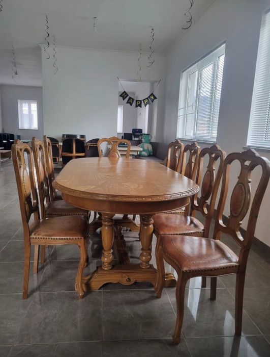 Móvel de Madeira para Sala com Mesa e 8 Cadeiras