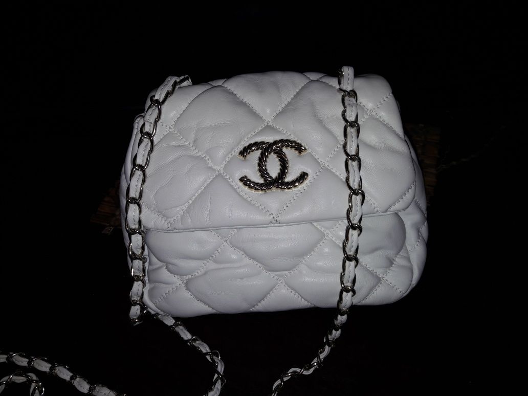 Фирменная сумочка Chanel
