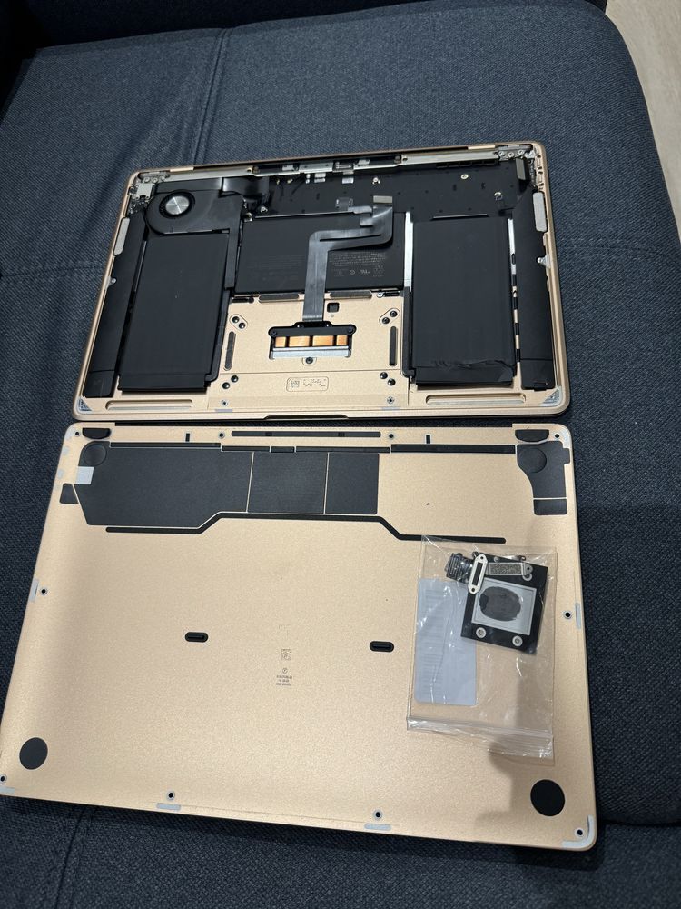 MacBook A1932 na cześci