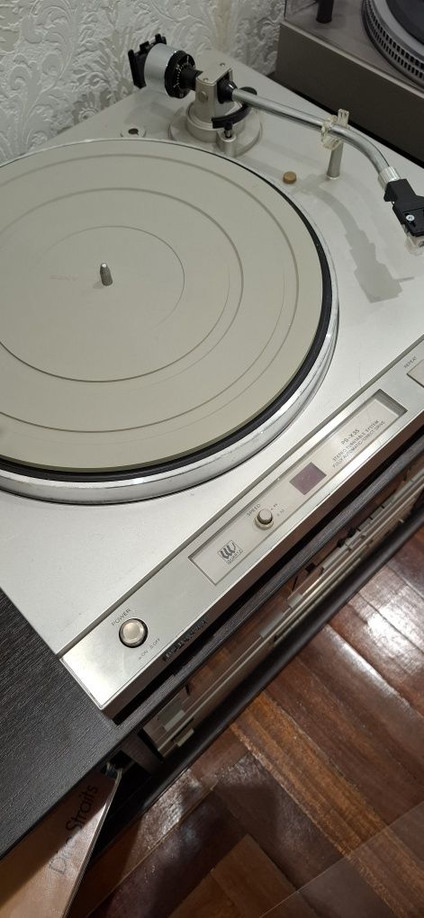 Продам вініловий програвач Sony ps x 35. Рік випуску 1979-81.