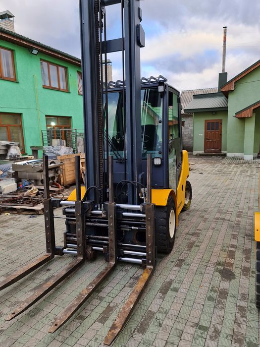 Вилочный погрузчик Кара Jungheinrich Diesel  2013 с Германии