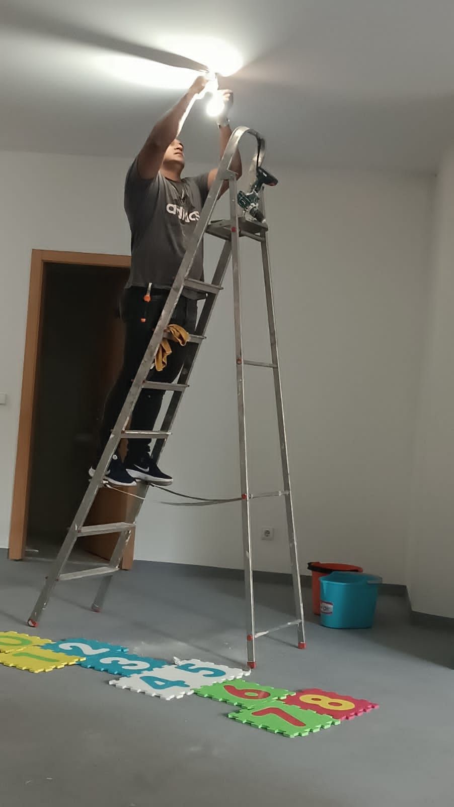 Marido de aluguel arranjos domésticos