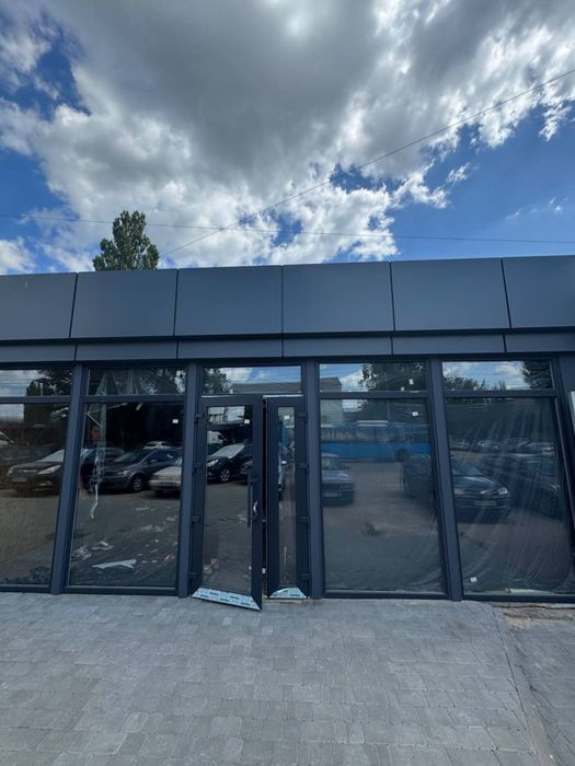 Продаж комерційного приміщення на промисловій